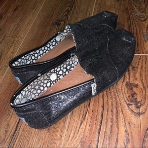 Black Sparkly Toms ✨